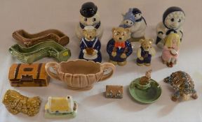 Various Wade items including Goldilocks & the 3 bears