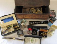 Carved wooden box containing assorted costume jewellery inc some silver rings and a silver thimble