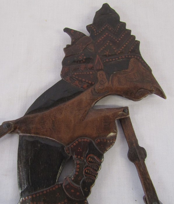 2 Asian wooden shadow puppets H 57 cm - Image 4 of 10