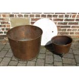 Large copper log basket H 48 cm D 65 cm& another copper pot on three paw feet H 34 cm