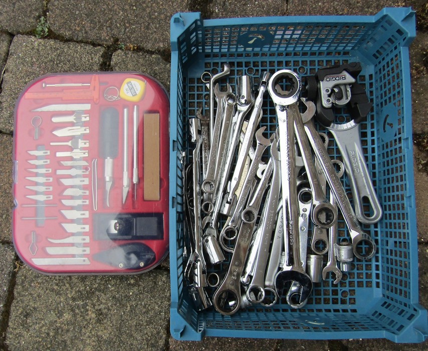 Selection of ratchet spanners and a modelling kit