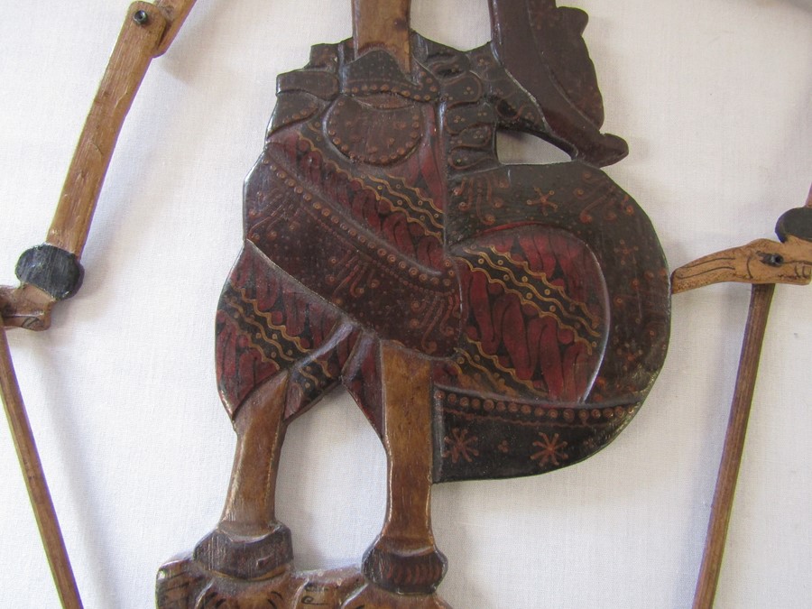 2 Asian wooden shadow puppets H 57 cm - Image 8 of 10