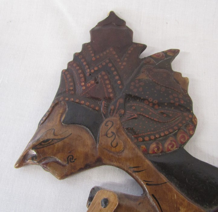 2 Asian wooden shadow puppets H 57 cm - Image 7 of 10