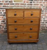 Victorian mahogany chest of drawers H 117 cm L 101 cm