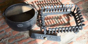 Cast iron grate & a cooking pot