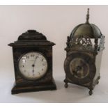 Reproduction lantern clock H 27 cm and a lacquered chinoiserie 10 days mantel clock H 18 cm