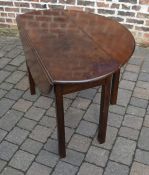 Mahogany oval gate leg table