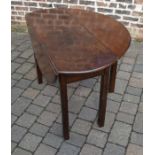 Mahogany oval gate leg table