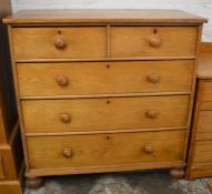 Victorian elm wood chest of drawers with turned handles & feet L 111cm D 53cm Ht 114cm