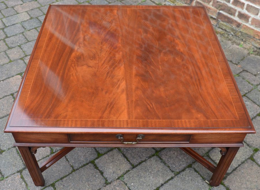 Georgian style mahogany coffee table 95cm by 95cm - Image 2 of 2