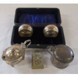 Cased pair of silver salts Birmingham 1912 weight 0.95 ozt, silver mustard pot London 1898 weight