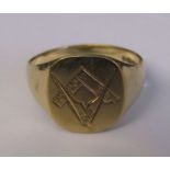 9ct gold gents Masonic signet ring size S weight 4.6 g