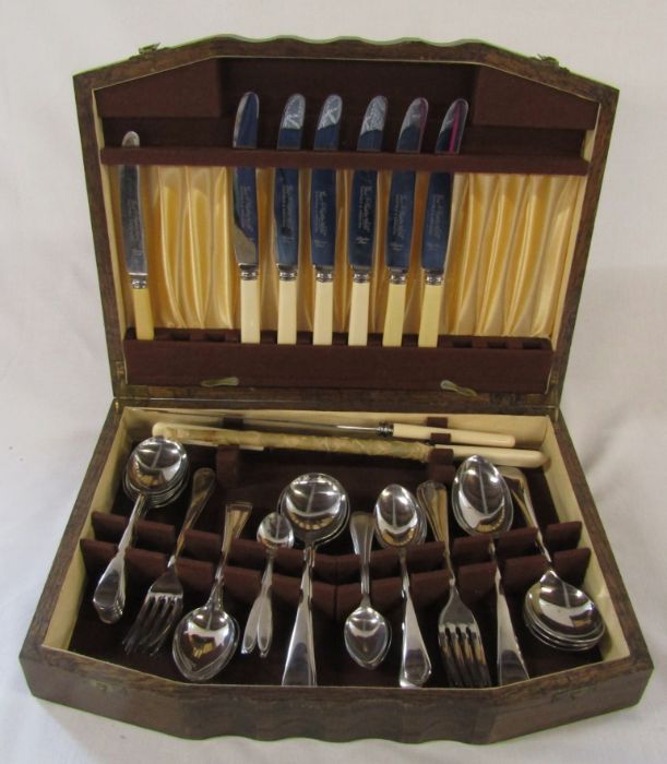 Cased part canteen of cutlery