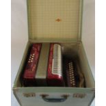 Cased Hohner 'Corso' chromatic accordion c.1960s model 1600/3, 21 melody keys, 3 sets of steel