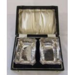 Cased pair of silver bonbon dishes 8.5 cm x 6 cm, weight 1.40 ozt Birmingham 1928