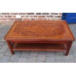 Coffee table 107 cm x 62 cm x 41 cm