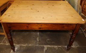 Victorian pine kitchen table 121cm x 91cm, 75cm in height