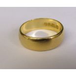 22ct gold band ring, D 6 mm, weight 5.8 g, size P