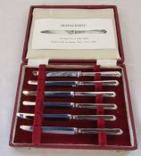 Cased set of Hepplewhite style silver handled fruit knives, Sheffield 1969