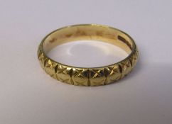 9ct gold band ring, size P, weight 2.4 g