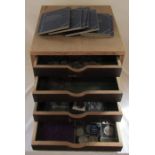 Wooden coin collectors cabinet H 29 cm, L 39 cm, D 43.5 cm containing assorted pre decimal and