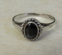 9ct white gold and sapphire ring, size O, weight 1.7 g