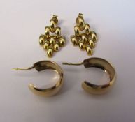 2 pairs of 9ct gold earrings, total weight 3.3 g