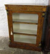 Late Victorian walnut pier cabinet with marquetry inlay L 82 cm H 103 cm D 34 cm