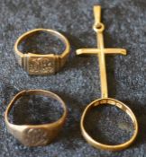 22ct gold wedding band (1.5g), 9ct gold crucifix (1.6g), 9ct gold ring (2.3g) & another ring