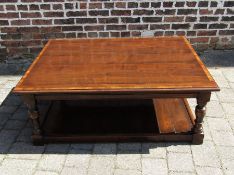 Large highly polished coffee table L 121 cm D 90 cm