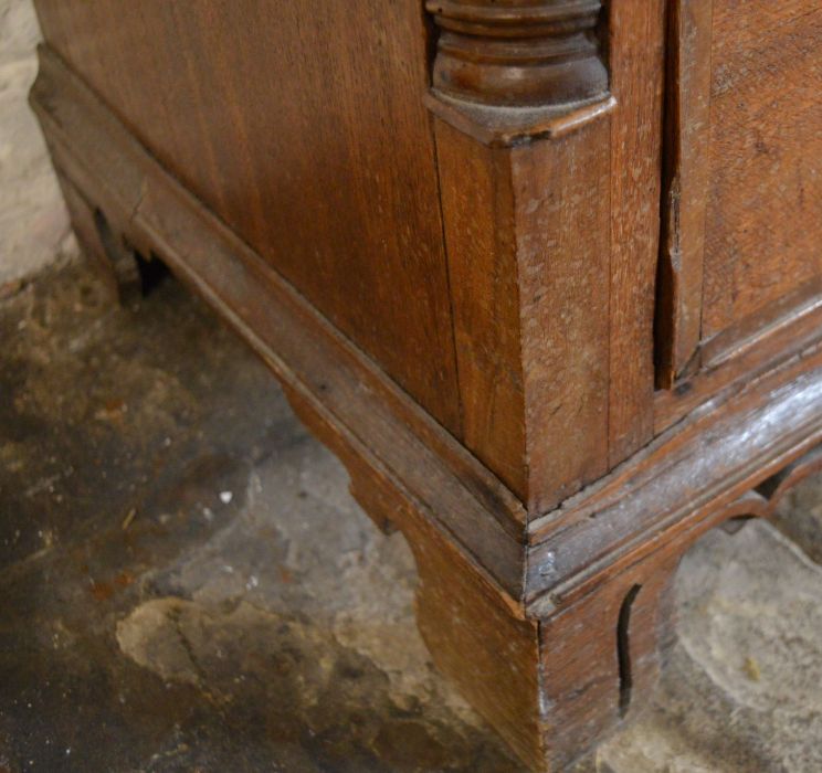 Georgian oak chest of drawers with mixed wood quarter columns & walnut cross banding to drawers & - Image 7 of 7