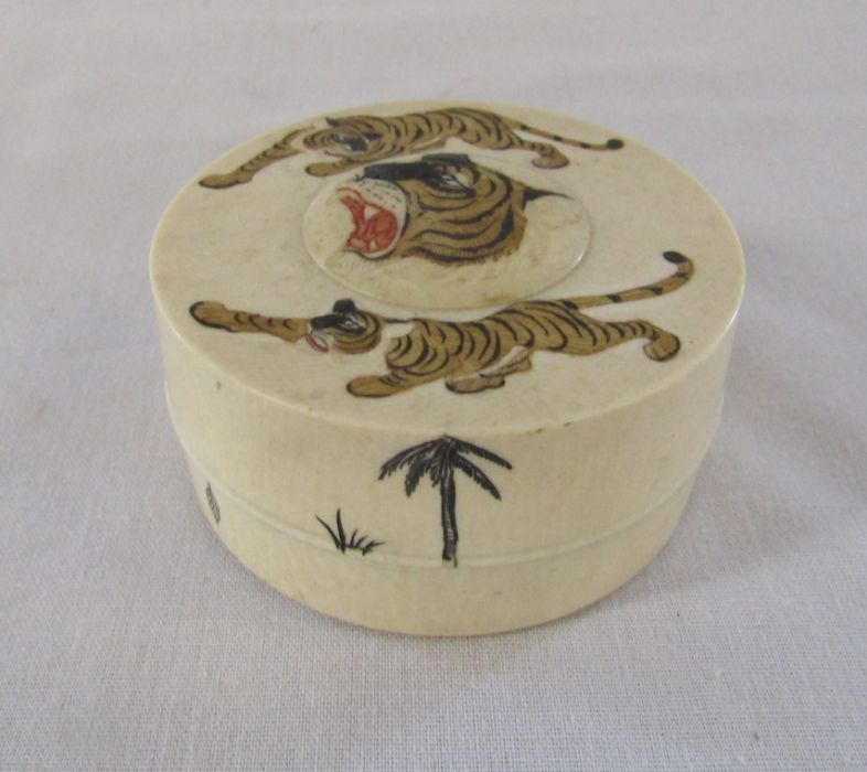 Early 20th century ivory trinket pot with tiger decoration D 6.5 cm H 3.5 cm (base plate needs - Image 2 of 3