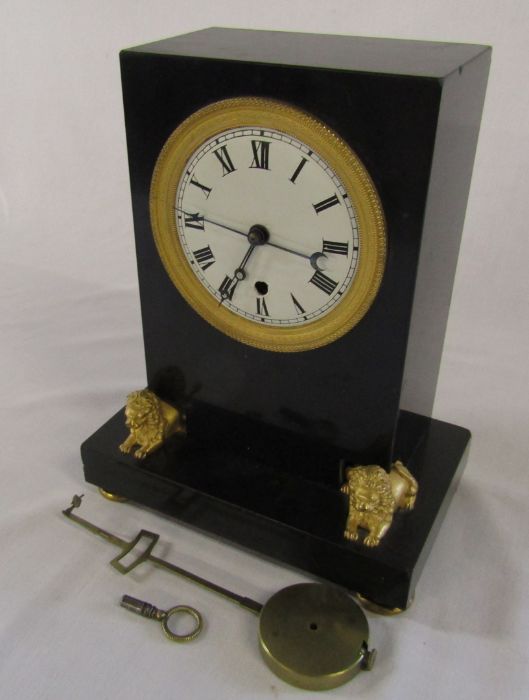 Regency style small mantel clock in a slate case with gilded lions H 24 cm L 19 cm D 11.5 cm - Image 3 of 5