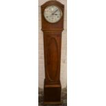 Oak case grandmother clock, retailer Highfield, Skegness. Ht 142cm