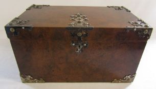 Victorian Howell James & co jewellery box in burr walnut L 38.5cm W 23 cm H 20.5 cm (some damage