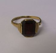 9ct gold dress ring, size M, weight 2 g