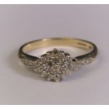 18ct gold diamond cluster ring, (2 diamonds missing), size N/O, weight 3.1 g