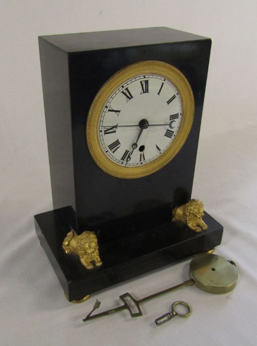Regency style small mantel clock in a slate case with gilded lions H 24 cm L 19 cm D 11.5 cm - Image 2 of 5