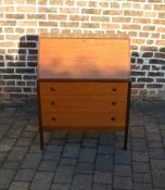 Retro bureau