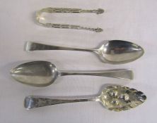 2x Georgian silver serving spoons & a berry spoon and a sugar bow - Weight 7.54ozt