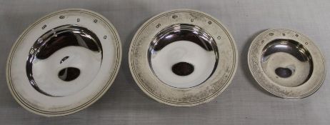 3 silver Armada dishes of graduating size by William Comyns, London 1958, total weight 5.63ozt
