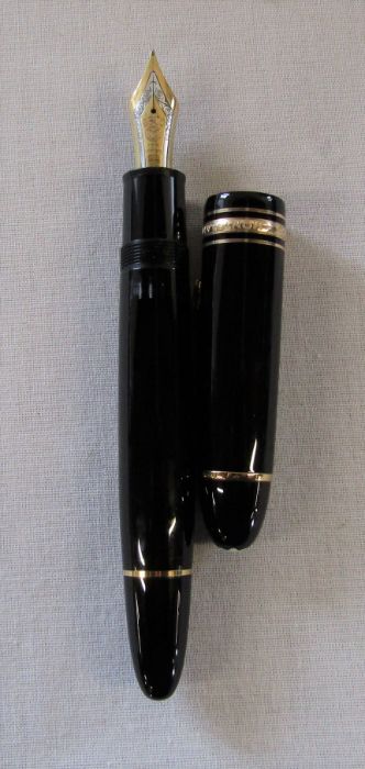 Boxed Montblanc Meisterstuck fountain pen with ink bottle, 18 ct gold nib, complete with paperwork - Image 4 of 5