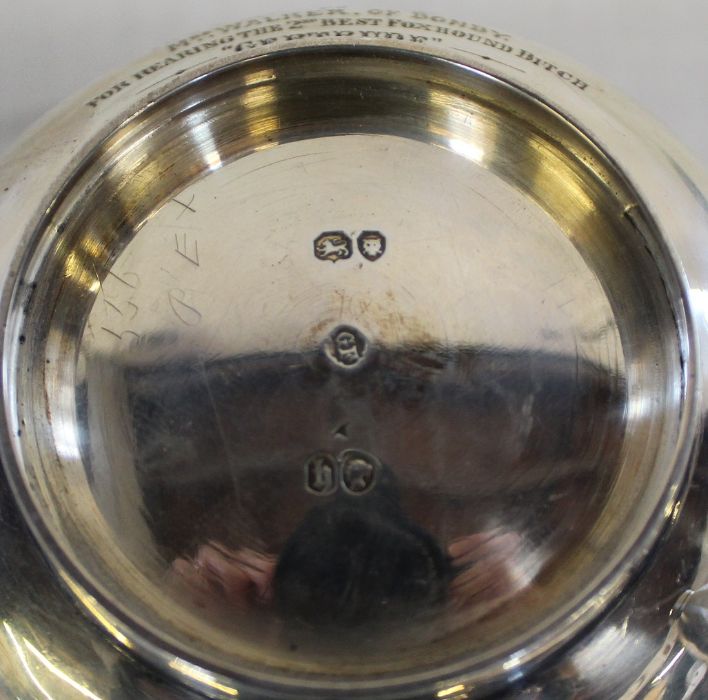 Victorian silver jug with engraved decoration and inscription "Presented by the Earl of - Image 3 of 4