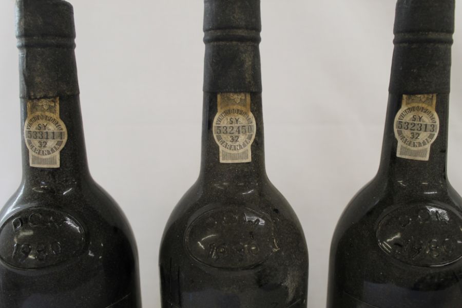 Dow's - Vintage Port - Three bottles of vintage 1980 - bottled 1982 - Image 3 of 4
