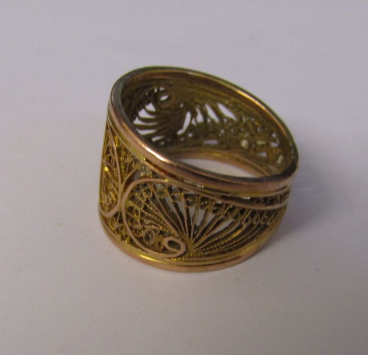 Tested as 9ct gold filigree ring size Q/R weight 6 g - Image 3 of 4