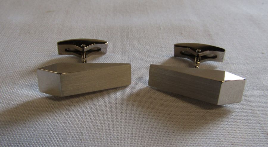 Pair of boxed Dupont 007 Casino Royale James Bond silver cufflinks, complete with paperwork - Image 2 of 7