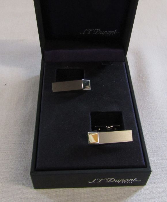 Pair of boxed Dupont 007 Casino Royale James Bond silver cufflinks, complete with paperwork - Image 6 of 7