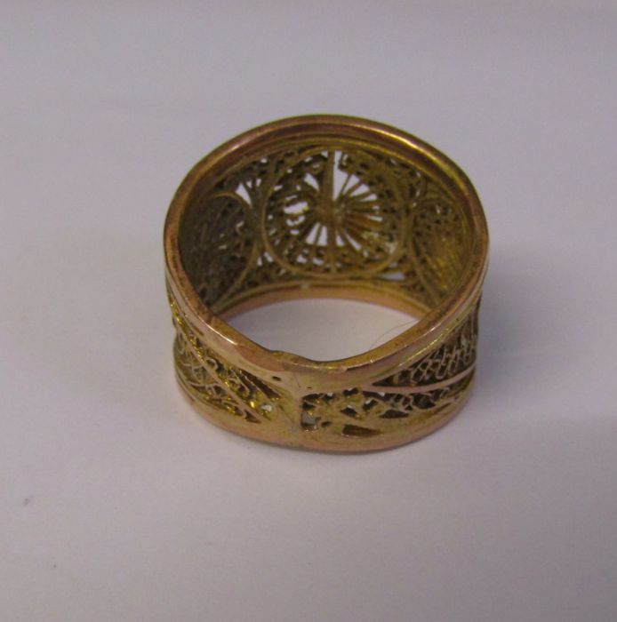 Tested as 9ct gold filigree ring size Q/R weight 6 g - Image 4 of 4