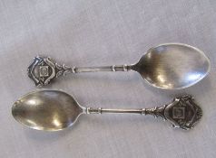 2 silver teaspoons - Robert Pringle 1947 with a rifle and target design - total weight 0.95ozt