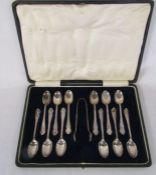 Cased set of 12 silver teaspoons and pair of sugar tongs Sheffield 1918, weight 5.24 ozt